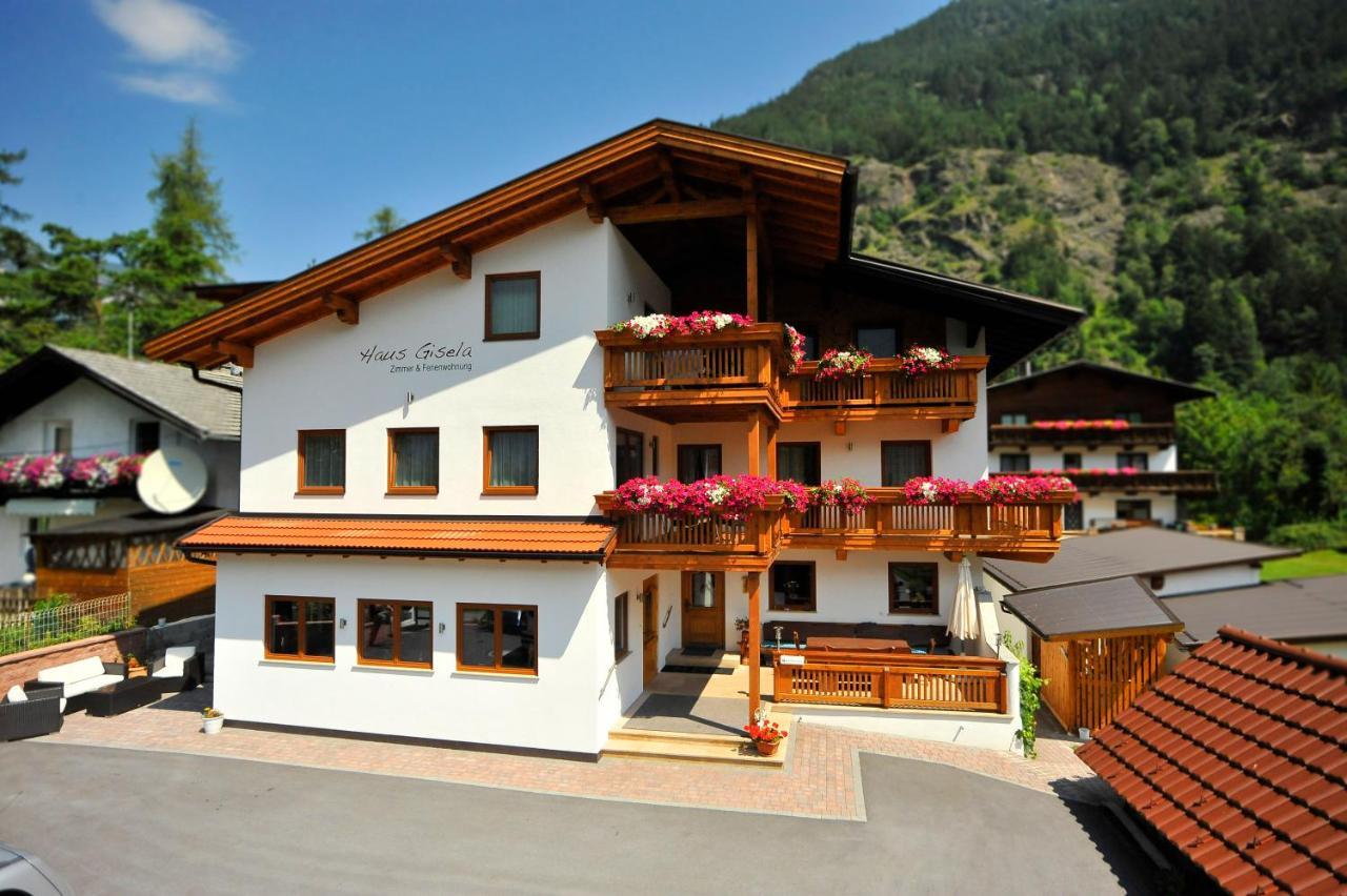 Haus Gisela Hotell Oetz Exteriör bild