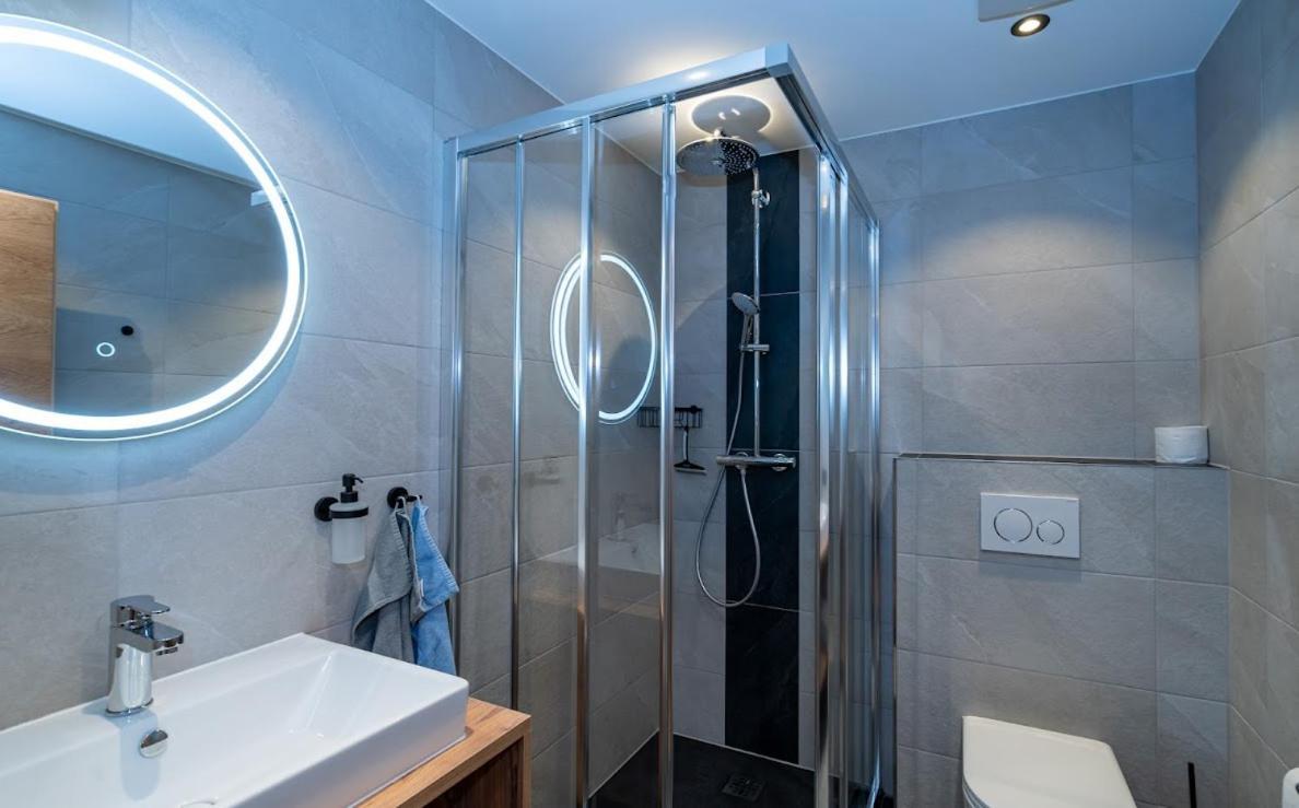 Haus Gisela Hotell Oetz Exteriör bild