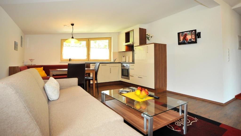 Haus Gisela Hotell Oetz Rum bild