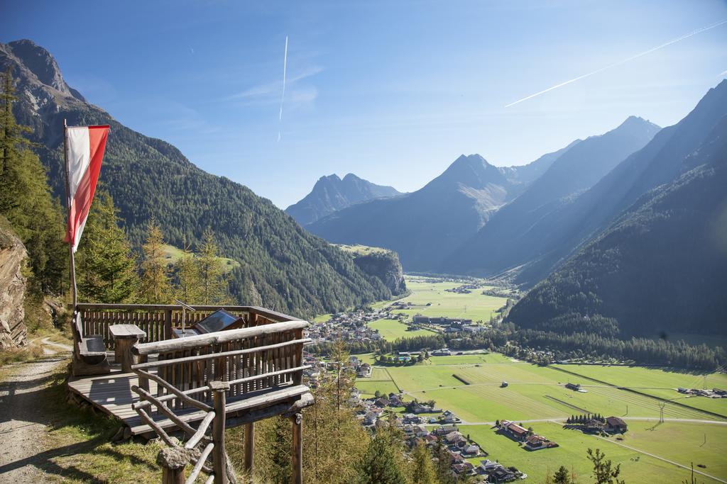 Haus Gisela Hotell Oetz Exteriör bild
