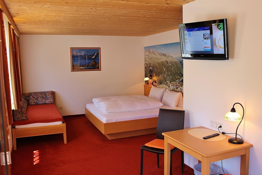 Haus Gisela Hotell Oetz Exteriör bild